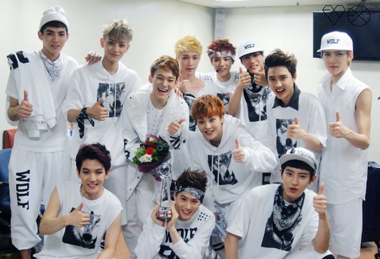 DarkFr0st1's tweet photo. its been a long time when EXO lost 3 member of group. and its will never not happen again. EXO is nine (9) forever. 

@B_hundred_Hyun
@weareoneEXO
@layzhang

Ps. I use my brother twitt account bcause my phone is not conected with internet:(

#엑소_첫1위축하해 https://t.co/C2rM7vHnTX