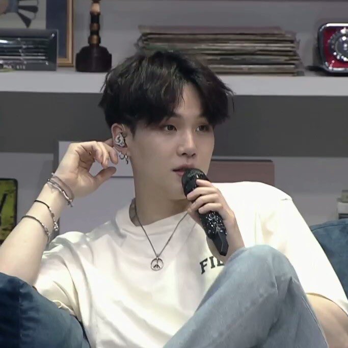 ʜᴏɴᴇʏsᴜɢᴀ 슈발ჱ̒ ｰ̀֊ｰ́ ) tweet media