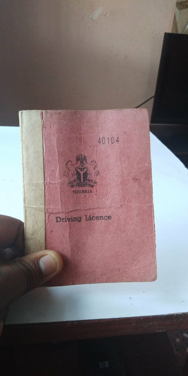 This is what the driver's licence & Pay slips looked like back then. These ones are dated 1986. All of them are booklets. It would have killed me. I like electronic documents too much. Seeing booklets upandan will just be giving me headache.