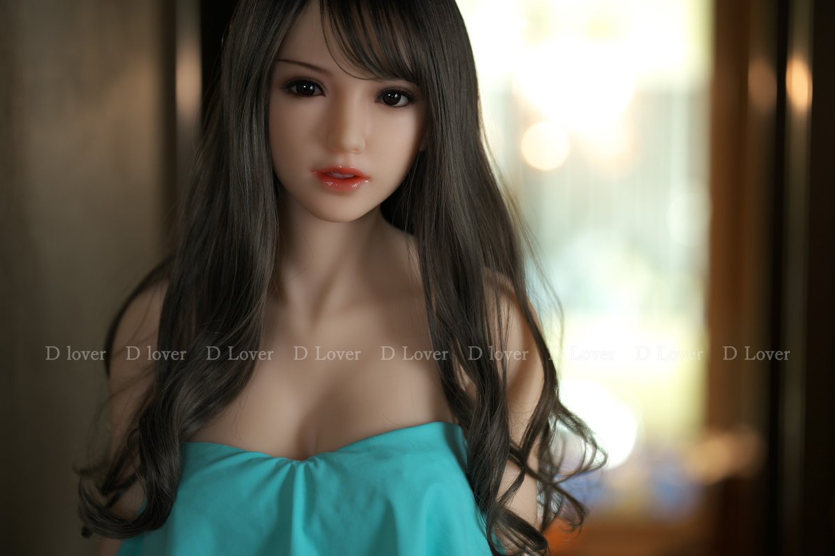 D Lover 今回は全カット立ちポーズで撮影しました 壁に寄り掛かるか手を壁 に添えるか でも1枚目と3枚目は廊下の真ん中に立ってます 荷物運ぶ折り畳み式のカート に寄り掛からせてます レタッチで消すとかはしていません Sanhuidoll Lovedoll