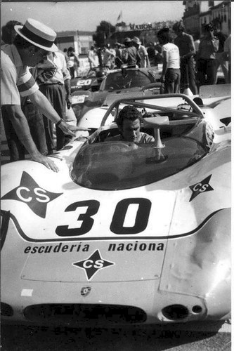 MoicanosO's tweet photo. .
Vila Real, 1971
Jorge de Bragation, Porsche 908/02 https://t.co/ALrKGKSzkB