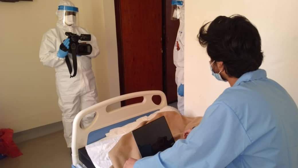 UWAYODivin's tweet photo. 💥 Attention💥
Mu minsi 7 ishize i #Kigali hamaze kuboneka abantu 4 banduye #coronavirus .
Hagati aho, kuva kuri uyu wa mbere harafatwa ibipimo by'abantu benshi hirya no hino muri #kigali , ibizavamo bikazashingirwaho hafatwa ibindi byemezo.
Byose biracyashoboka, ntitwirare https://t.co/s4yyyo38KU