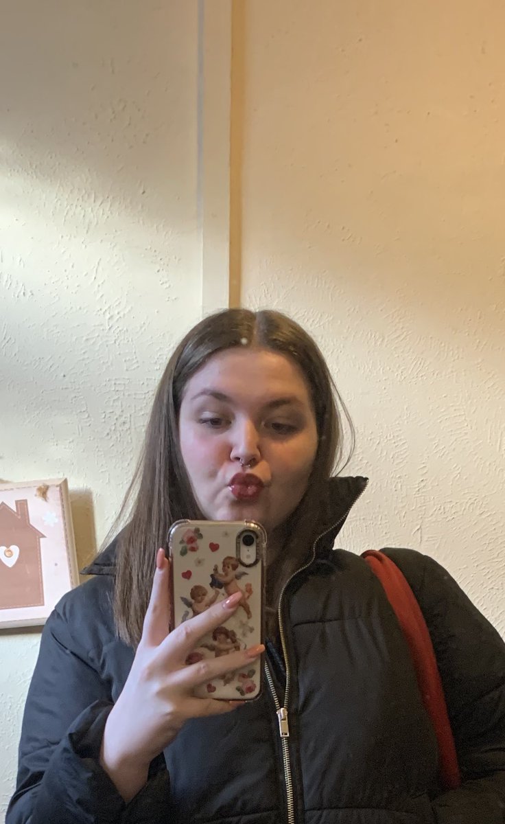ell1seh's tweet photo. #selfiesforsam thank you so much sam for being the incredibly funny and talented person you are - iโve made friends because of you and i am forever grateful <3 https://t.co/neEHUWyOzR