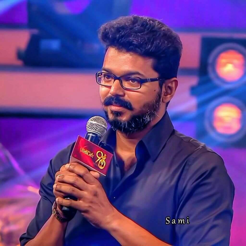 TamilcinemaSpl's tweet photo. King Of Tamilnadu! 🔥

Prince Of Kerala!

Biggest Mass Hero in South Indian Film Industry 😎🔥

The Name is Thalapathy Vijay! ❤️🕺🏿

#THALAPATHYBdayFestCDP #THALAPATHYBdayFestCPD #ThalapathyVijay https://t.co/2ghWLI2Dok