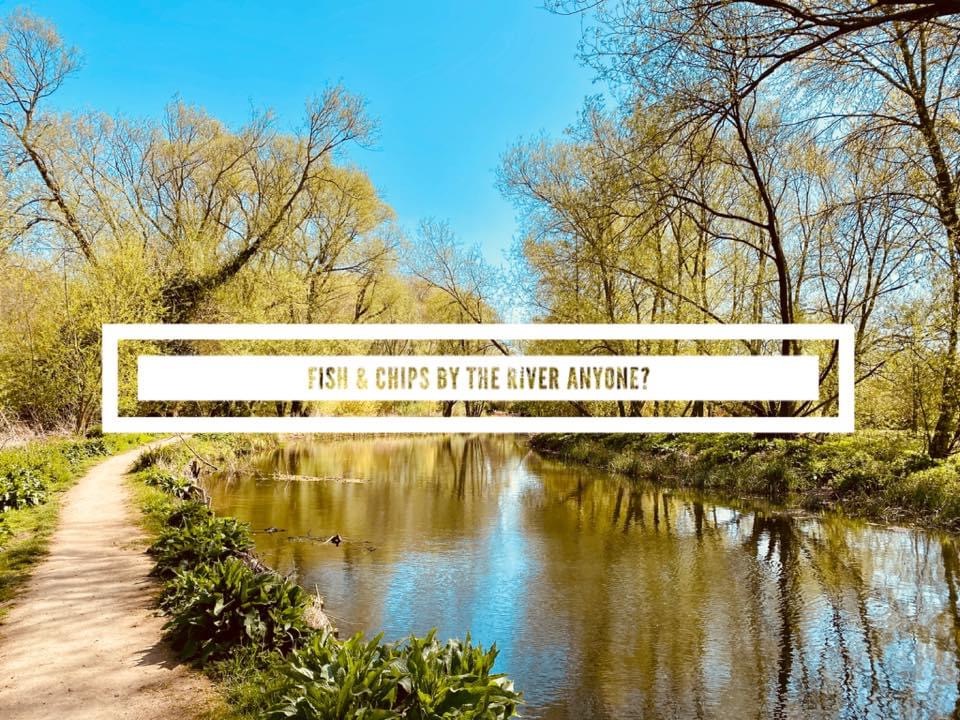 🐠 FISH &amp; CHIPS 🍟 TO🤩GO
ONLY 4 beer battered 🐠&amp;🍟 left

Served with double cooked chips, crushed peas, homemade tartare sauce, lemon £16

Call to pre order 01638 711001
Take away or have a walk down the river ❤️