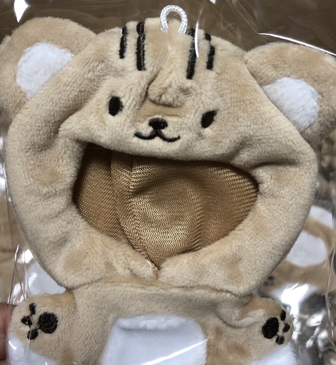 불량검사 하고 있는데 다람쥐들이 찌부되서 다들 인상파가 되어있네요😂
🐿 람쥐는 참지않지😠

#미니떤토끼 #10cm인형 #10cm인형옷 #유선호