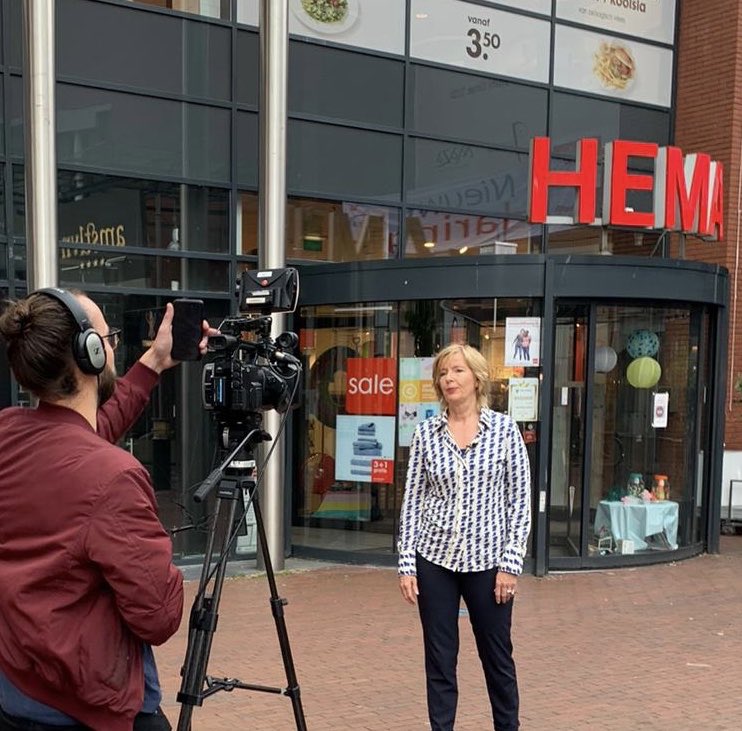 Ons initiatief welovehema.nl heeft de afgelopen 48 uur heel veel aandacht getrokken. Duizenden HEMA fans lieten ons weten te willen investeren. Vanochtend werden wij hierover geinterviewd door WNL. #welovehema #hema #wnl #houdehema <a href="/KarendeLoos/">Karen de Loos</a> <a href="/BIENduetz/">Sabien Duetz</a>