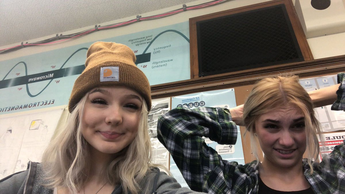 happy birthday to my ride or die since freshman english🥰 love you hunny, you deserve the best day. next sunset you know where we’ll be😤❤️🥳