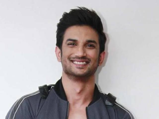 जिसकी कामयाबी के रास्ते संघर्षों से भरे पड़े हों वो व्यक्ति इस तरह का कायरतापूर्ण कदम कैसे उठा सकता है बिल्कुल यकीन करने लायक नहीं ये मौत
 ख़ैर पूरी सच्चाई क्या है ये जांच के बाद शायद पता चले , कोई कुछ भी कहे लेकिन ..मुझे बहुत दु:ख हुआ इस चमकते सितारे को इस तरह जाने पर.ॐ शांति: