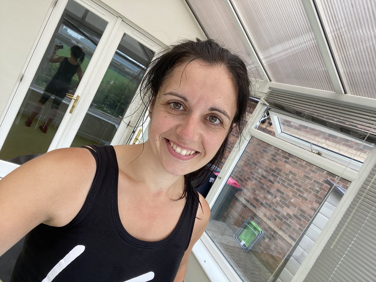 CLVCooper's tweet photo. Unable to enjoy my Sunday Konga with the tribe but this is now week 12 of online classes. Helping me with my #wellbeing throughout lockdown and allowing me to embrace my inner Beyoncé every Sunday at 10.30am #findwhatyoulove #stickatit #feelgoodchemicals #conservatorylife https://t.co/QkhSi2YwXo