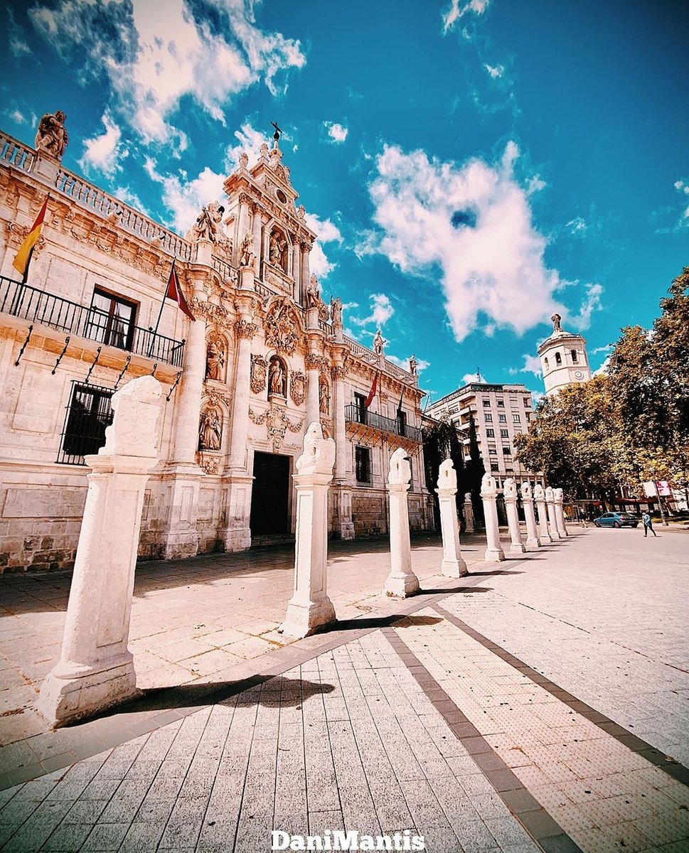 vallinquieta's tweet photo. 📝 La Universidad de Valladolid, como institución,  fue fundada en el siglo XIII, por lo tanto, es la tercera universidad más antigua de España.

📸 @danimantis 
📍 Universidad de Valladolid.

#valladolidinquieta #valladolid #valladolidspain https://t.co/3LADQWKPee
