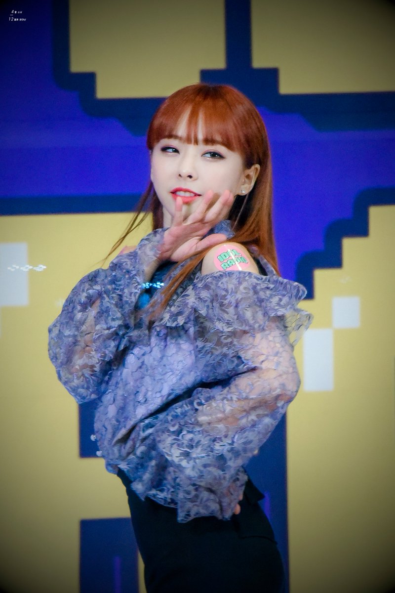 four_twelfth's tweet photo. 190306 #이달의소녀 #비비 #ViVi #黃珈熙 https://t.co/NlW4oKuaQp