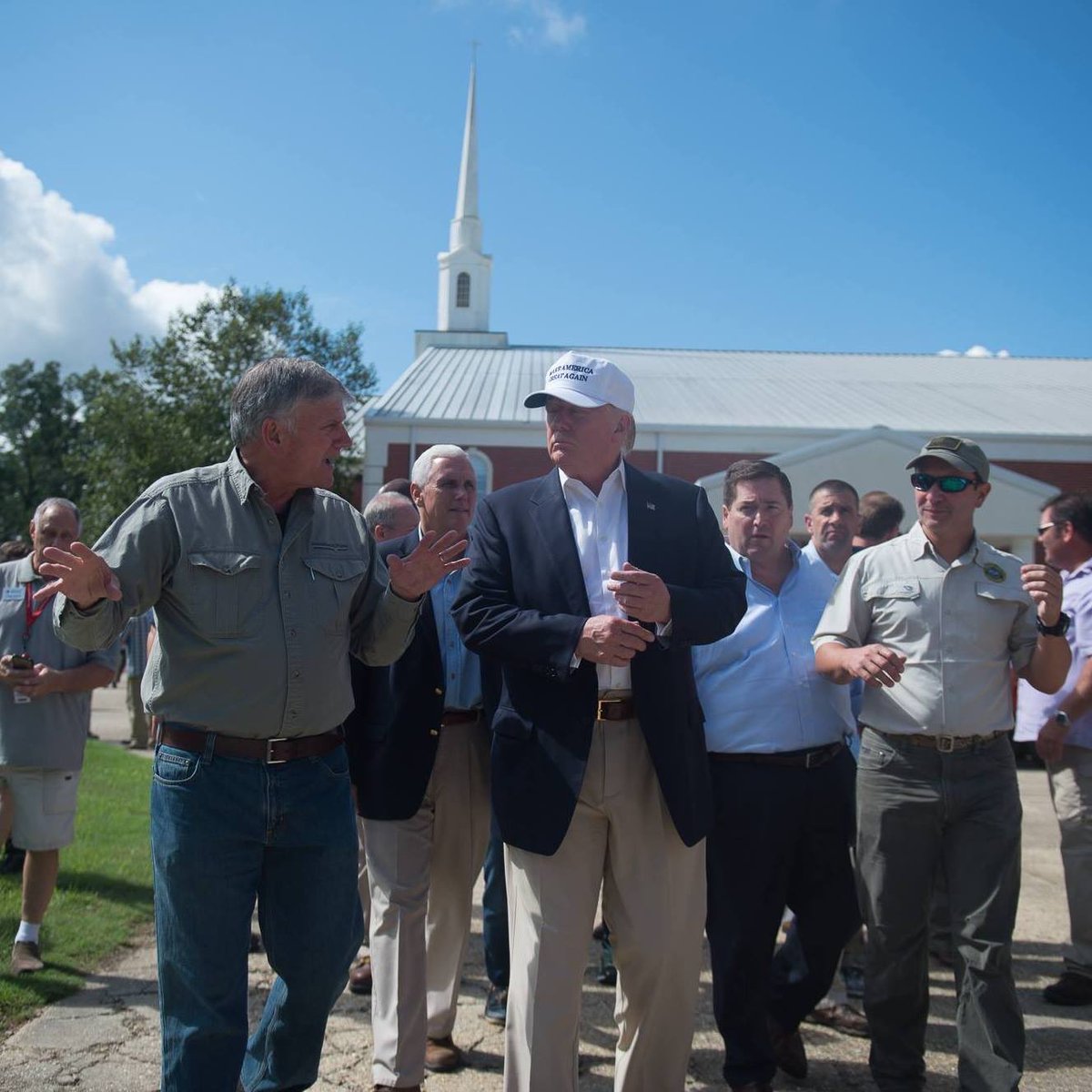 Franklin_Graham's tweet photo. Happy Birthday to President @realDonaldTrump! Thank you for your tireless work for our nation. You and your family are in our prayers! https://t.co/tU7Zm6Fe5U