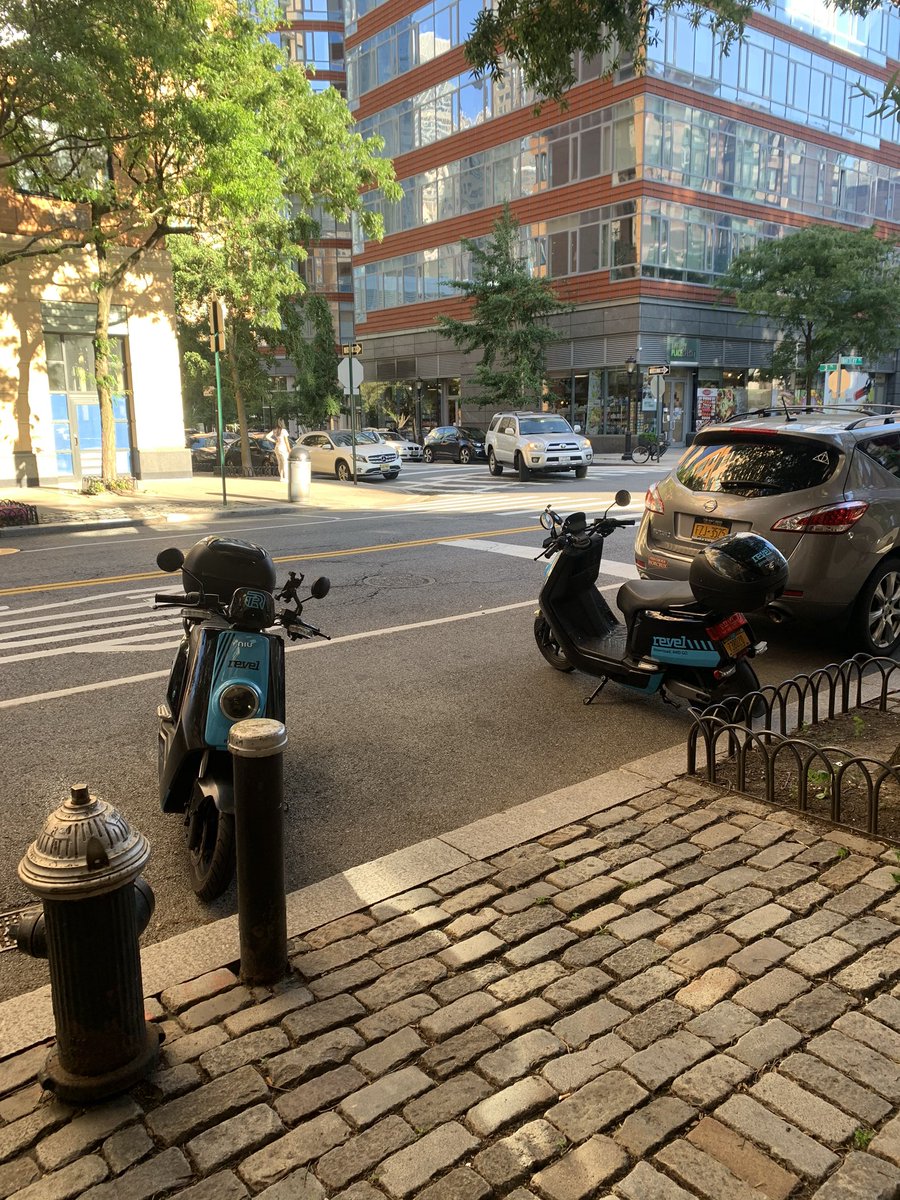 mfaucetta2's tweet photo. @_GoRevel Parking lessons needed: https://t.co/yGh4c2yz0v