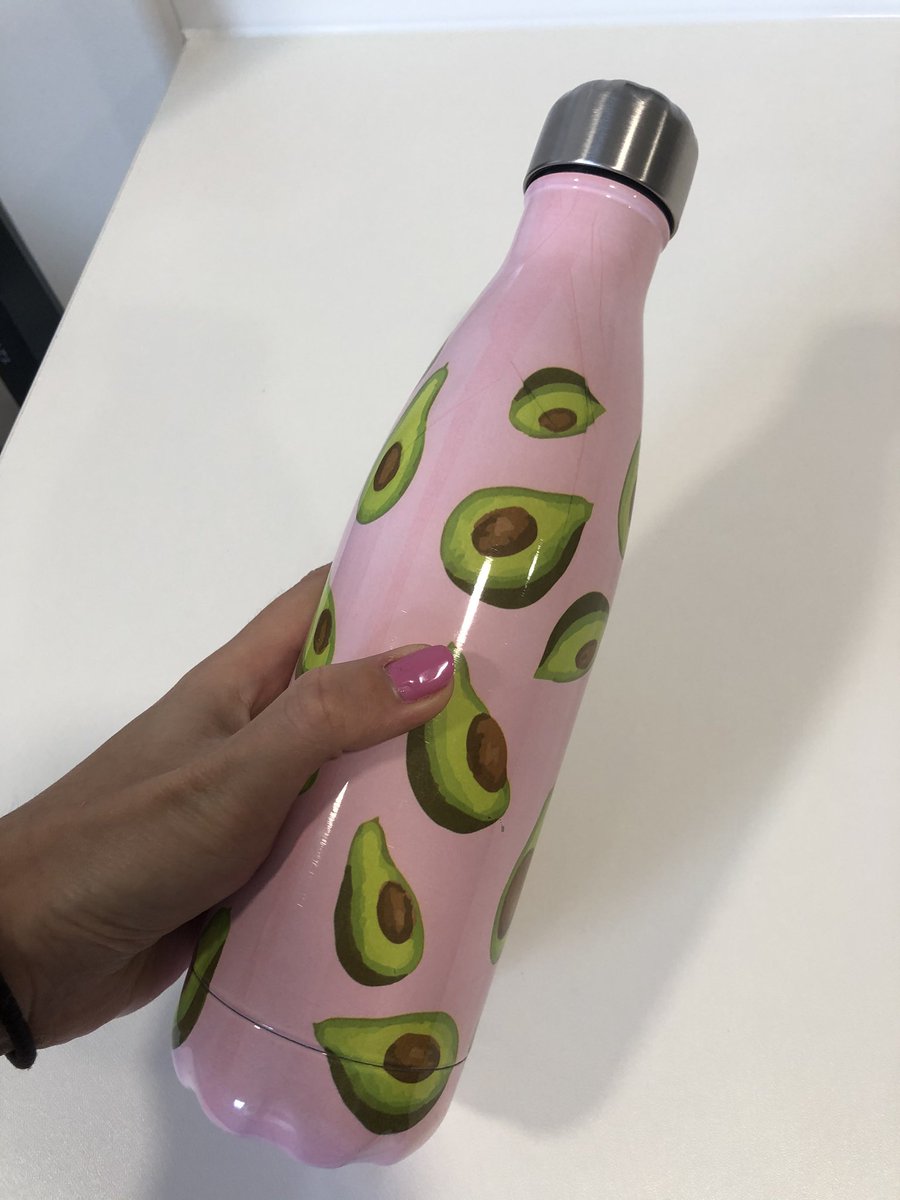 A water bottle. I love this one from  @Chillysbottles and it’s so important to stay hydrated to protect your voice and to avoid the feeling of tiredness throughout the day.