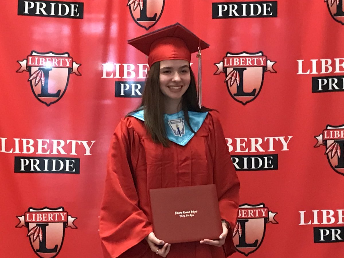 LibertyHS_NY's tweet image. Day 1 of LHS Virtual Graduation is complete and it was wonderful! It was heartwarming to see all of your smiling faces again. Thank you to our amazing staff for making it possible. #LibertyPrideNY