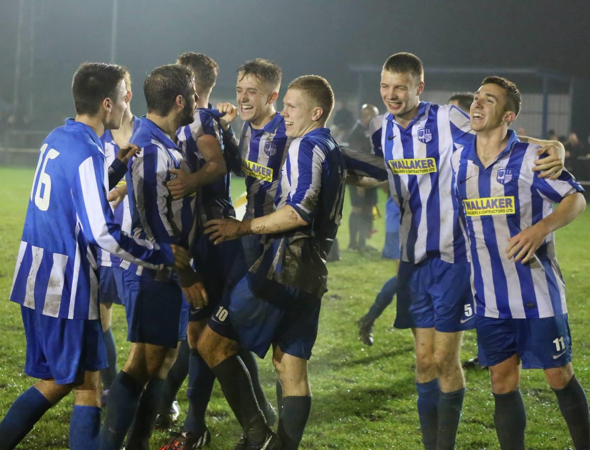 HullbridgeFC's tweet image. Reminiscing about some great cup moments in our history 💙

FA Vase Second Round Proper 
Saturday 22nd November 2014

Hullbridge Sports FC 1-0 AFC Rushden &amp;amp; Diamonds

⚽️@clark_rory 
📸@ABridgeTooFar16