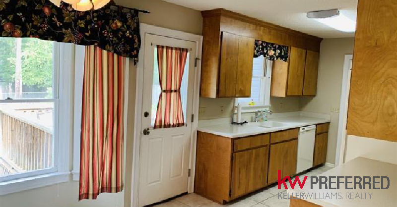 wealthwithandi's tweet photo. Find your favorite listings, send them to me, and start packing! You’ll be moving in no time. Just go to https://t.co/asrZIED8sP to get started!

Home shown is currently listed:
109 Pin Oak Court | 3 BD 2 BA | $169.900
Keller Williams Preferred https://t.co/HSXmCErIWp