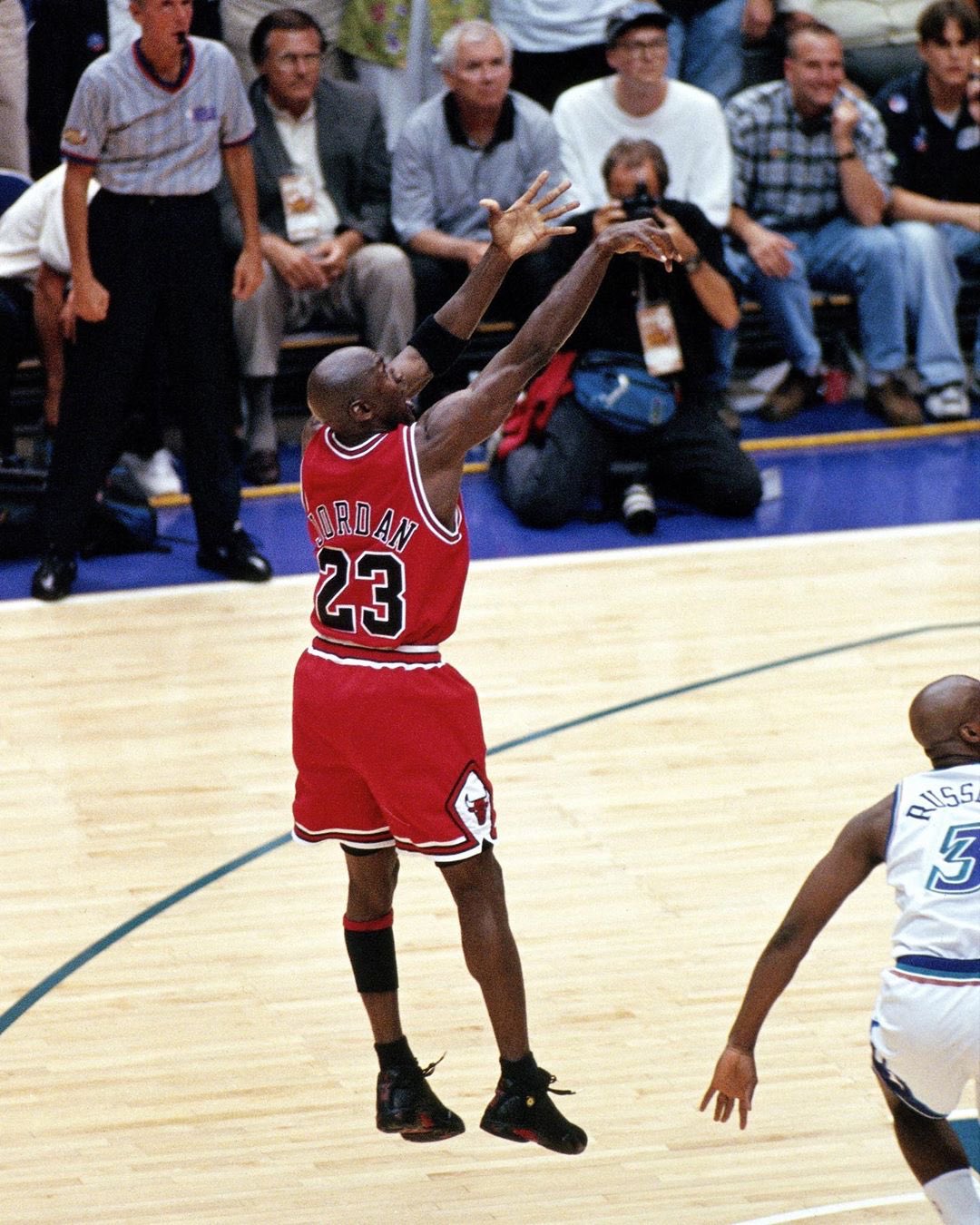 Michael jordan cheap bryon russell