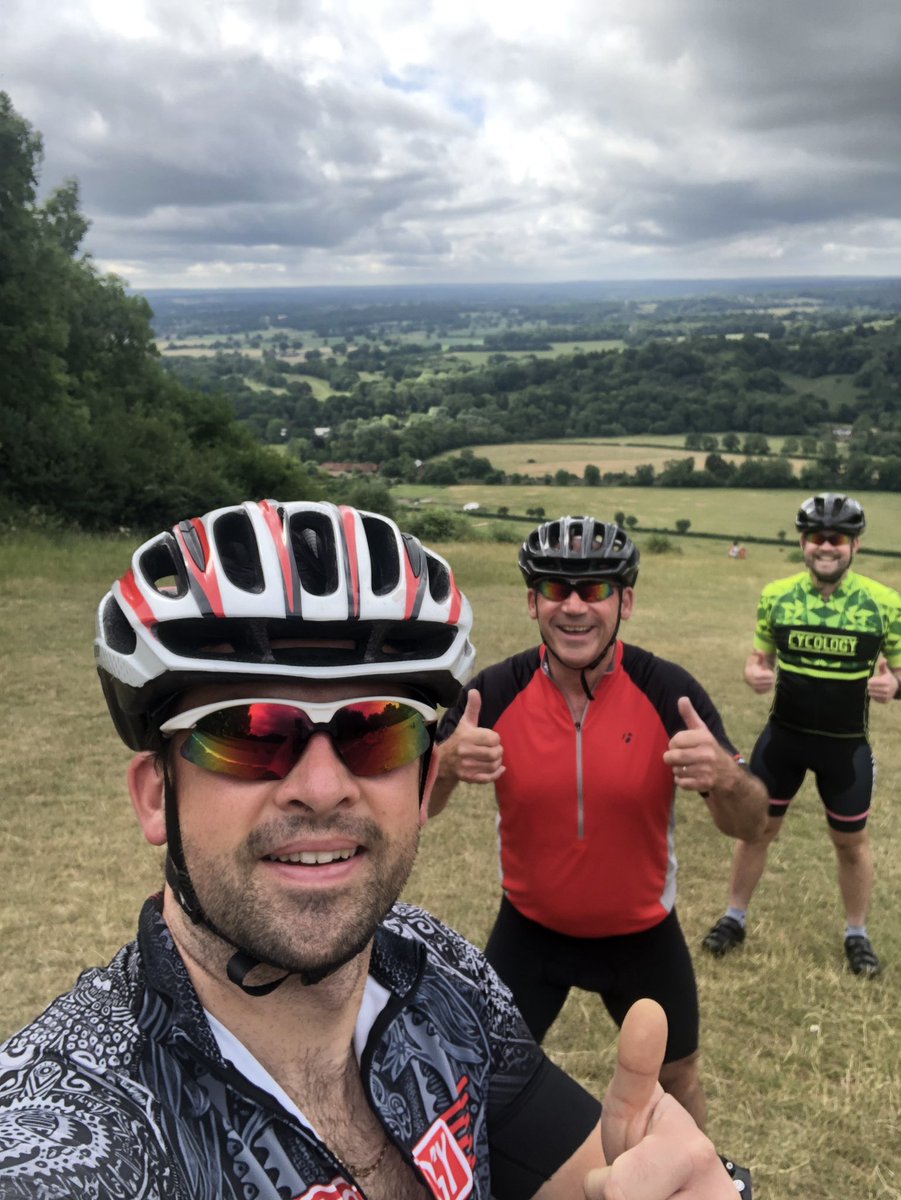 Team DENTON out on Boxhill this morning #stravasundays #dentonplumbing #boxhill #BIKERS