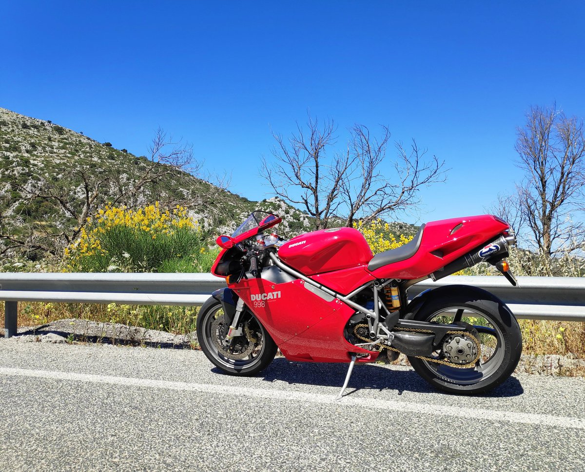 moss996's tweet photo. #ducati #998 #tamburini #sbk #desmotime #desmo #desmopower #superbike #testastretta #ducatigram #ducaticorse #ducatisti #ducatista #top_of_tamburini #ducatiphotogram #motorcycles #ducatis_of_tamburini #dunlop #termignoni #brembo #xlite #bmcairfilters #progrip #ohlins https://t.co/ia3Hm9Wsxu