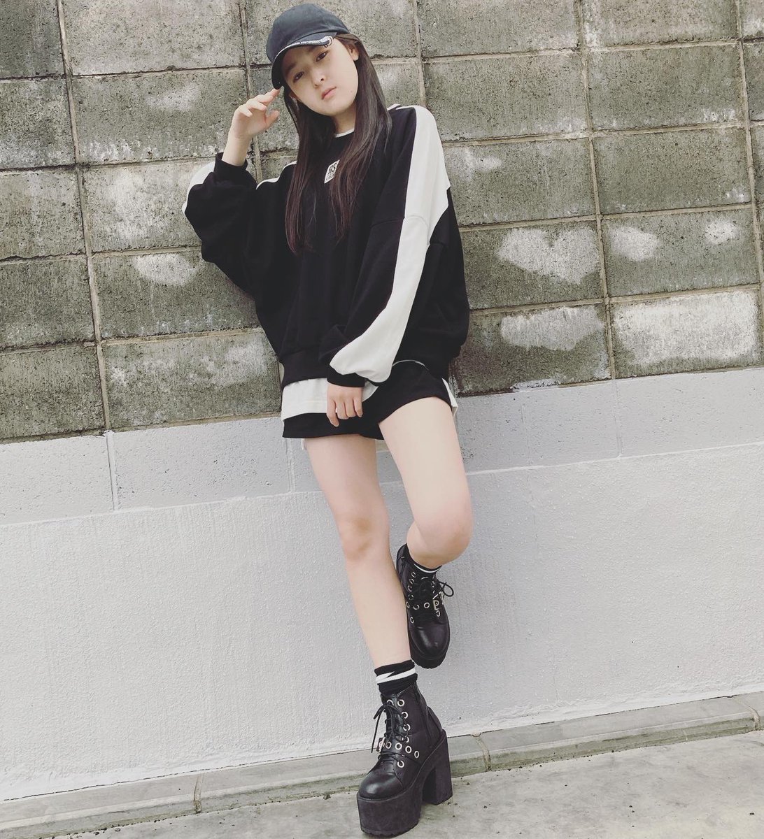 تويتر 小林莉杏 على تويتر 昨日も今日も雨ばっか 晴れないかなー 雨 梅雨 コーデ Rasvoa マスク Onespo Fjk Jkブランド ピープス女子 韓国ファッション T Co Dtqere2kic