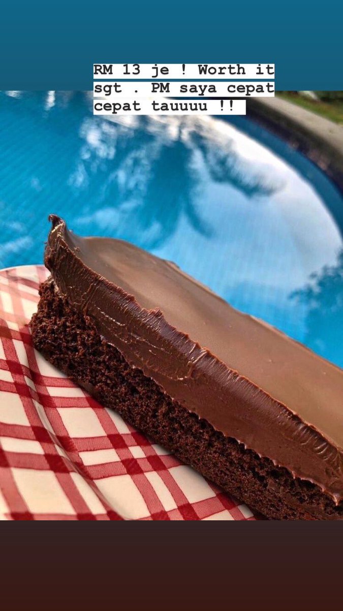 athierahzainal's tweet photo. Assalamualaikum siapa nak order kek coklat paling sedap boleh pm saya !!! Last order esok sebelum 12 pm ! Coklat kek paling sedappppppppp ! Hehehe . Tolong RT rezeki saya dan kekawan saya guyss .🥰🥰 thank you . https://t.co/D5VQvkOvfC