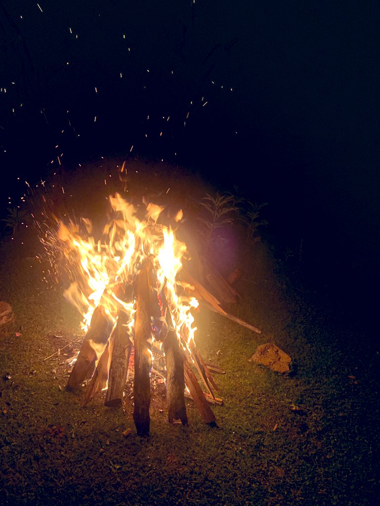 _Amir_Mir's tweet photo. an evening bonefire on the river banks. https://t.co/lyeovhF4Kx