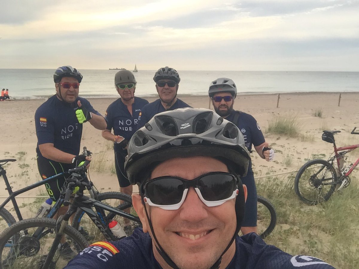miguelgiron1975's tweet photo. Nueva salida en bici con los #RunnersNorte con espectacular recovery.  #Mediterranean #Otylia #RidersNorte #MasQueCorrer #CremaetRules https://t.co/BM8L0gBYHM