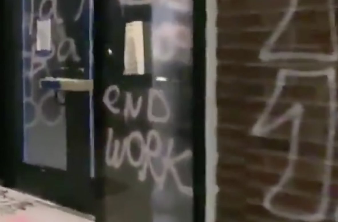 la_nimboni's tweet photo. @MrAndyNgo @laneylane25 #EndWork #Soymalia https://t.co/MLHXXv74tg