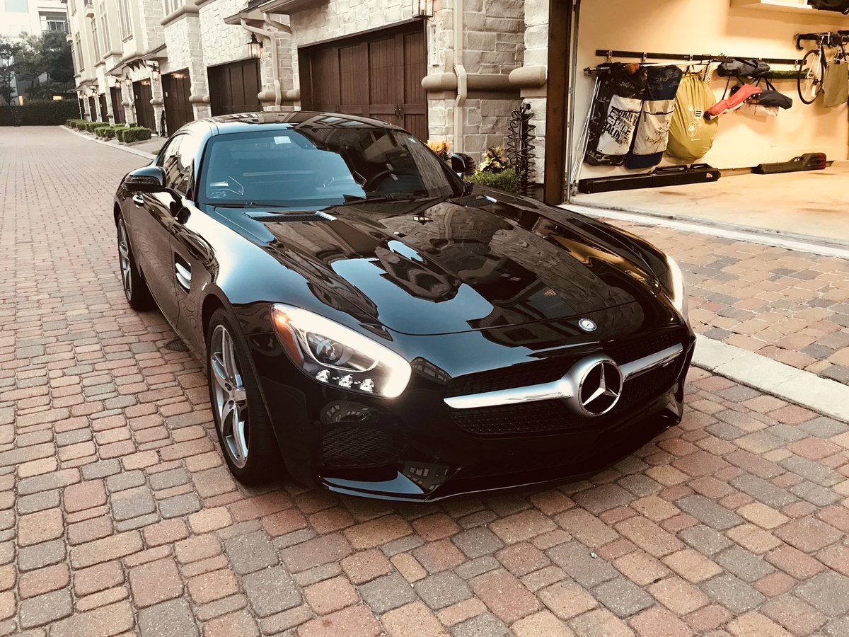 de_engineero's tweet photo. Following today’s theme, before the Vantage was 911, Cayenne, AMG-GTs, and eventually the Vantage. The AMG was awesome so having the combination of that engine into my favourite brand sealed the deal! #Astunday https://t.co/y6wxfIylx6