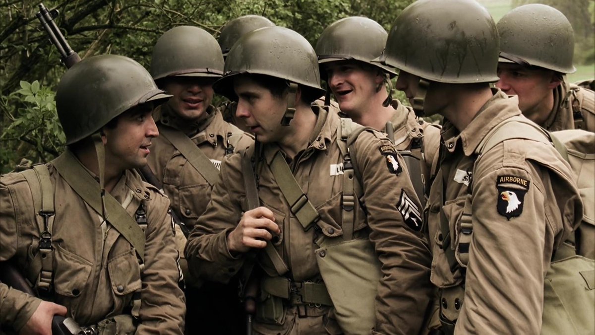 sangarciacorre's tweet photo. Se estrenó en el año 2001 y hoy sigue siendo una de las mejores miniseries de todos los tiempos. Mi crítica de Band of Brothers, producida por Tom Hanks y Steven Spielberg. Disponible en Flow. https://t.co/HdiVEDXA5z https://t.co/28e6VCdzSf