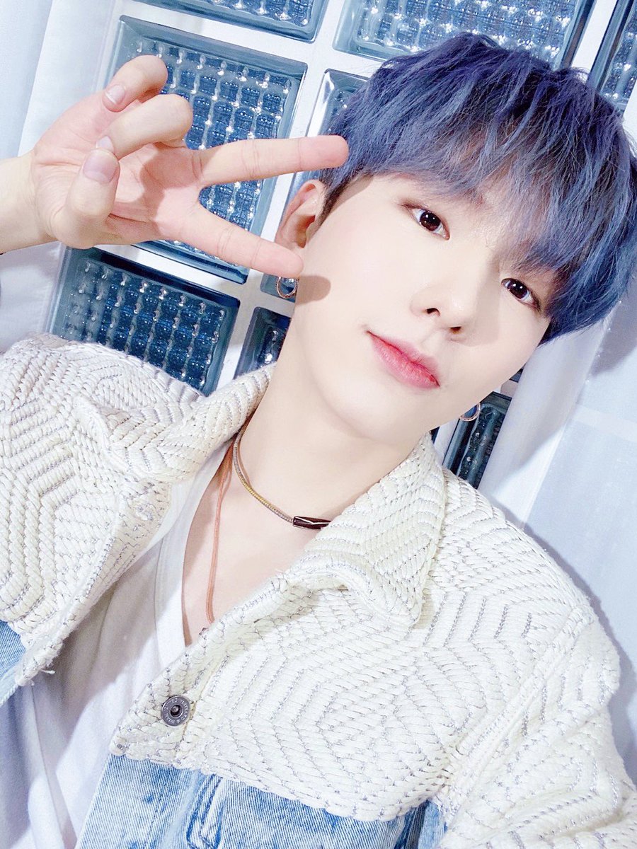 OfficialMONSTAX's tweet photo. [#기현] 잘자요!!!❤️❤️ https://t.co/RVEJL7snH2