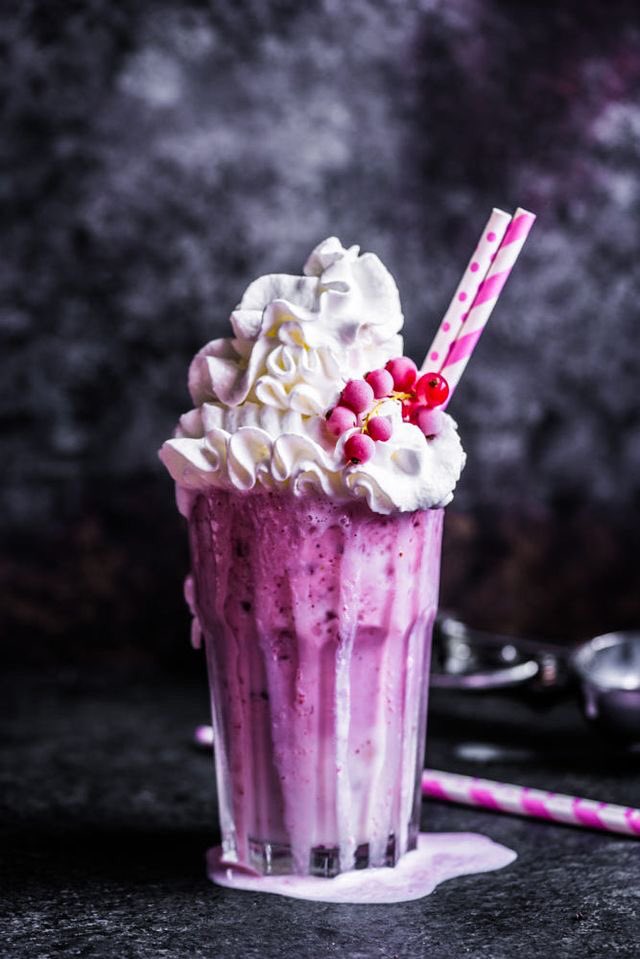 DrawRefrences's tweet image. Milkshake references 🍦