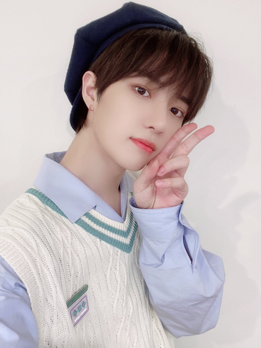 TXT_members tweet picture