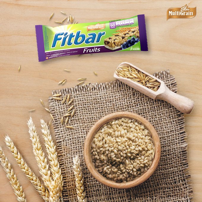 FitbarOfficial's tweet photo. Tau kan, kalau gandum utuh adalah salah satu alternatif tepat untuk dukung pola makan sehat kita?

Lengkap dengan nutrisi seperti protein, serat, vitamin B, anti oksidan dan trace mineral, gandum utuh dalam Fitbar siap jadi sahabat setia pelengkap asupan sehat kamuuu. https://t.co/Jm13O2s0Ft