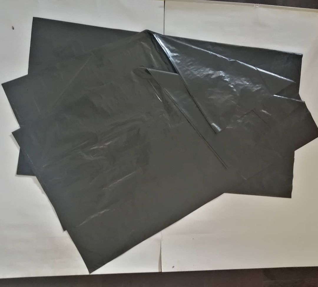 Shamaka_pl's tweet photo. Binliners, blacksheeting, carrybags, clearsheeting available App 0712792130 email shamaka2019@gmail.com #redmarketsunday @iMisred https://t.co/qbLFiZs4PM
