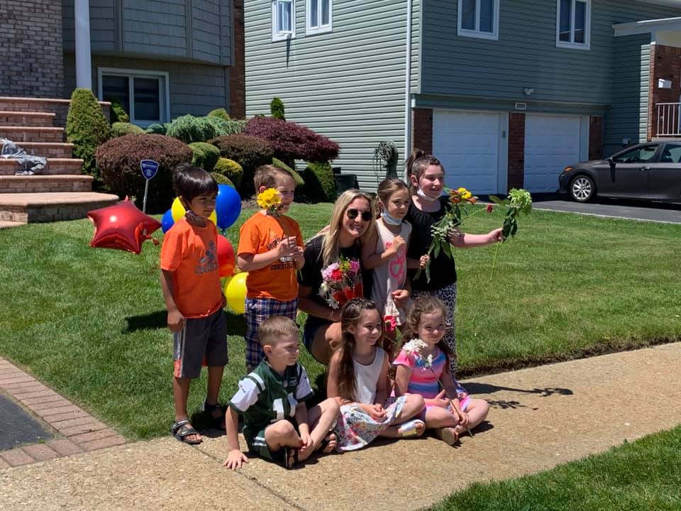 msmann22's tweet photo. Yesterday, I was the surprise recipient of a car parade by none other than my K kids! To say I am a lucky teacher to have had a class like them is an understatement @Gagliardi_BW @HPS_Eagles https://t.co/iWuS7icluv