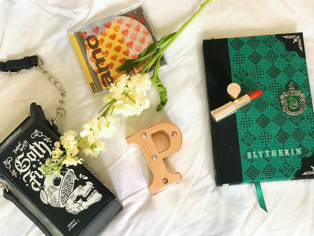 If you’ve only recently started following me, thank you and HI😁👋🏼

Check out my “Get to Know Me” blog post, and comment something about you too, I loving getting to know you all🥰

(All likes, comments &amp; follows returned!)

#blogging #writingcommmunity

cocktailsandcurvesblog.wordpress.com/2020/05/08/hey…
