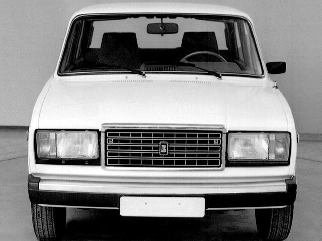 かきあげ 怒りのデス 労働 トヨタ クラウンとラーダ Vaz 2107に見るデザインの変遷 1978 06