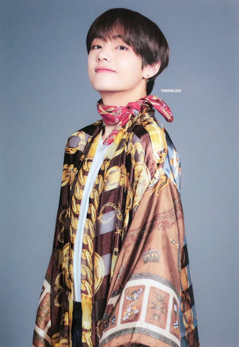 ScanArchiveBts's tweet photo. -SCAN- 2019 5th Muster Magic Shop Japan
MINI PHOTO CARD (1/2)
.
@BTS_twt @bts_bighit
#๋ฐฉํ์๋
๋จ #BTS #5THMUSTER #MAGICSHOP #MagicShopJapan
#๋ท #ํํ #V https://t.co/hCAcIlWx4e