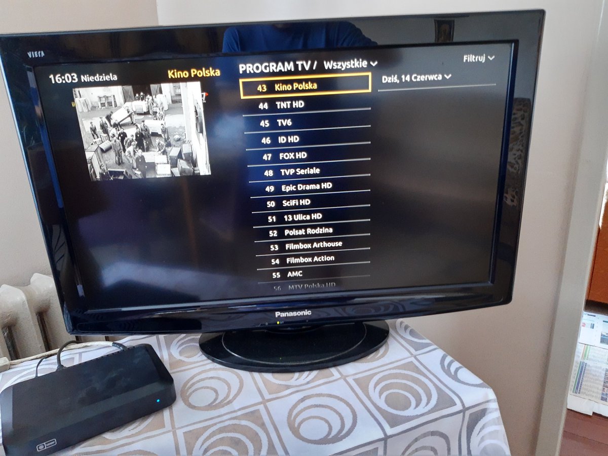 fabiangamer2215's tweet image. O, jak fajnie.
Wczoraj po 23 zepsuło mi się #EPG, na dekoderze dodatkowym od @Cyfrowy_Polsat i teraz muszę iść do punktu wymienić #dekoder bo nic nie pomaga, o jak fajnie, kocham synchronizację Cyfrowego Polsatu na ich dekoderach.
Ogólnie to stare chyba lepiej działały. 😢
