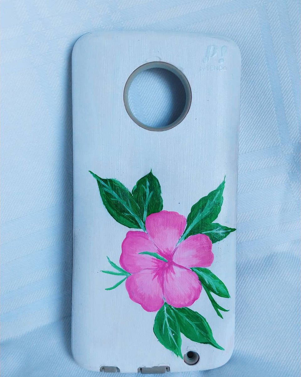 _moranmili's tweet photo. Hola gente! Les cuento que arranque un nuevo emprendimiento. Pinto cuadros y fundas personalizadas por pedido.. me ayudarían un montón siguiéndome o simplemente dandole RT a esto🥰 muchas gracias https://t.co/w4oeUKNeGI https://t.co/YfbhYqCka2