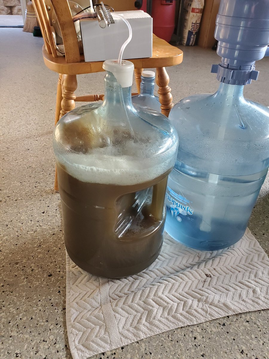 WalterWhiteofW1's tweet photo. 48 hr brew #terptea #rootsorganic 
All plants #cannabis and #veggies got a feeding on this fine Sunday Morning .
#teatime #banginbuds #420fam #CannabisCommunity #GYO #iamcannibis #marijuana #organic https://t.co/2njFpvg6By