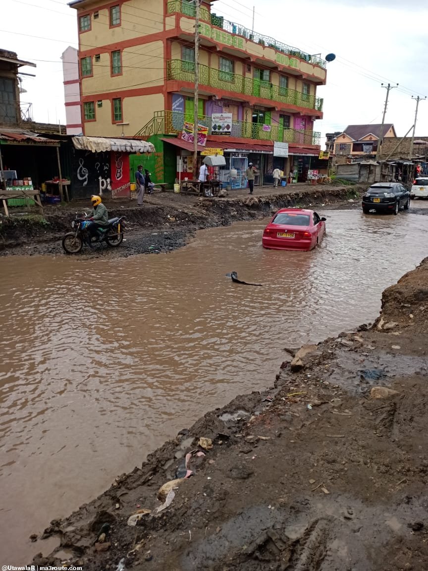 a3Route's tweet photo. 17:25 @DrAlfredMutua surely are we 2nd class citizens to endure this. #Utawala Kincar to Airways road stalled  https://t.co/3fjPX9ZKfL via @UtawalaR