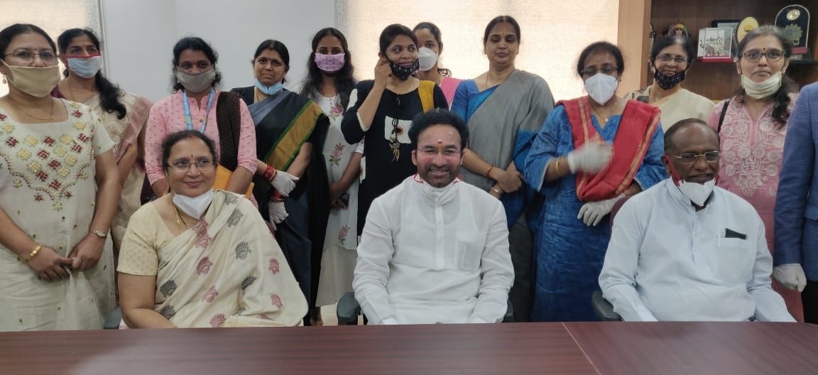kishanreddybjp's tweet photo. 6 Socks Cluster Enterprises have availed loans to the tune of 1.26Crs under PMEGP to manufacture healthy cotton socks at AIC ALEAP WE HUB, Hyd With a min investment of Rs.1Lakh each &amp;providing employment to 40 people. 
ALEAP WE HUB was set up with GoI support for women start-ups. https://t.co/f4NBGHsoUf