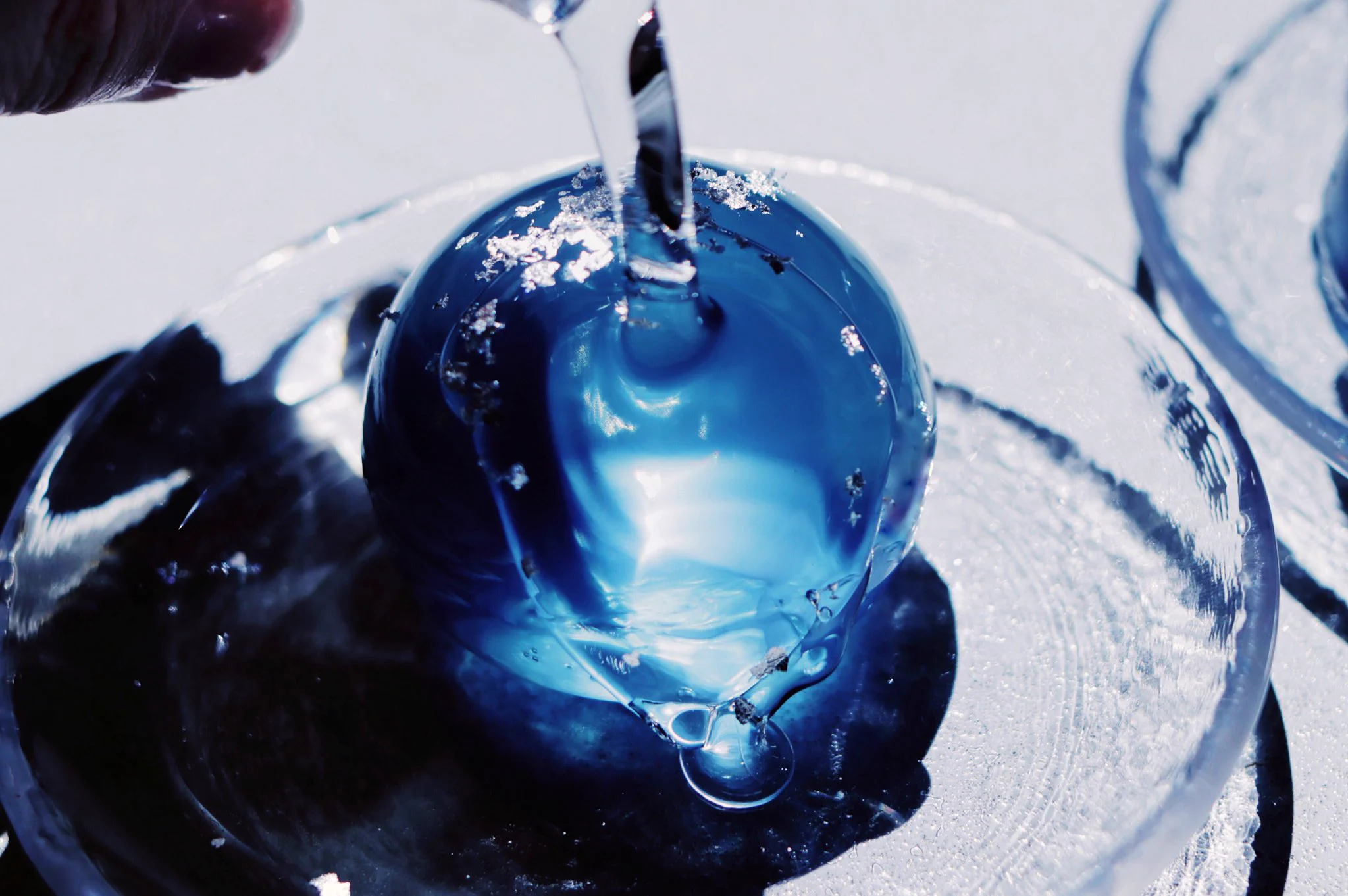 夜空の水信玄餅…幻想的な姿に癒される…