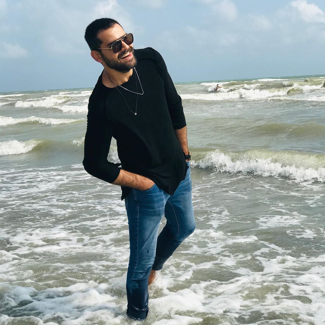 Deniz bile kıskanır