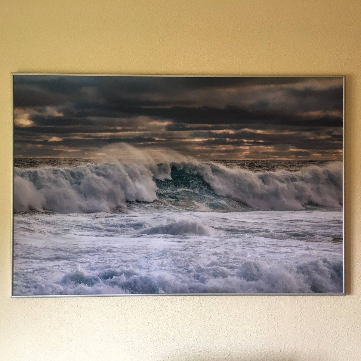 Ricardovr80's tweet photo. Ya tengo por fin una ventana mirando al mar, magnífico trabajo de ⁦⁦@Pierah71⁩ que recomiendo...instantáneas con vida propia de ese lugar maravilloso que es la isla del Hierro #canarias ⁦@PrensaElHierro⁩ https://t.co/Xee9koHxr6