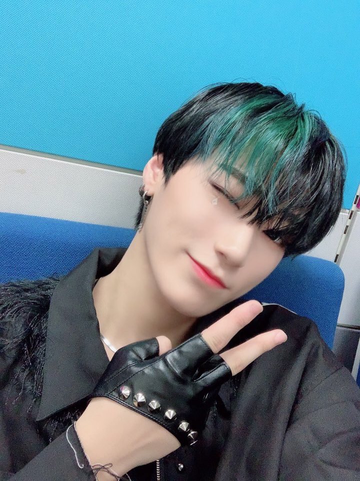 ATEEZofficial's tweet photo. [#산] 우리 추억은 늘 아름답고 또 예쁘게 기억될 거니까
앞으로도 잘 부탁해요❤️
600일의 에이티니도 아름다웠습니다❤️
#ATEEZ #에이티즈 https://t.co/44o7JToKSb